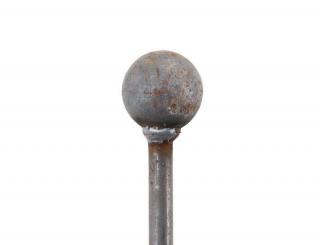 Rankstab aus Metal stabil mit Kugel freistehende Höhe 100 cm 12mm Dekoration für den Garten in Naturrost als Rankhilfen für Stauden 